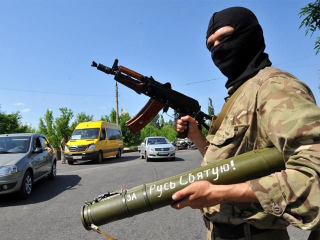 Террористы пытались с зениток сбить украинский самолет Су-25, — спикер АТО