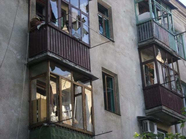 В Краматорске во время обстрела снаряды попали в жилые дома (Фото)