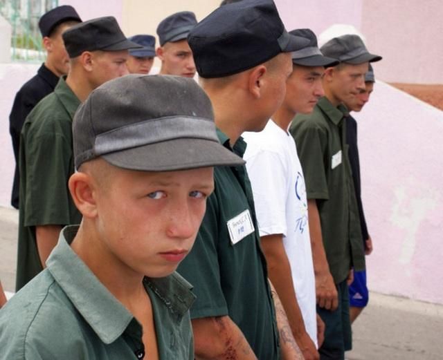 Засуджених підлітків анексованого Криму вивозитимуть до Росії