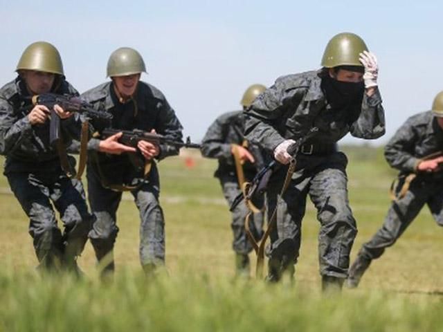 Нацгвардия взяла под контроль населенный пункт Закотное близ Славянска Нацгвардия взяла под контроль населенный пункт Закотное близ Славянска