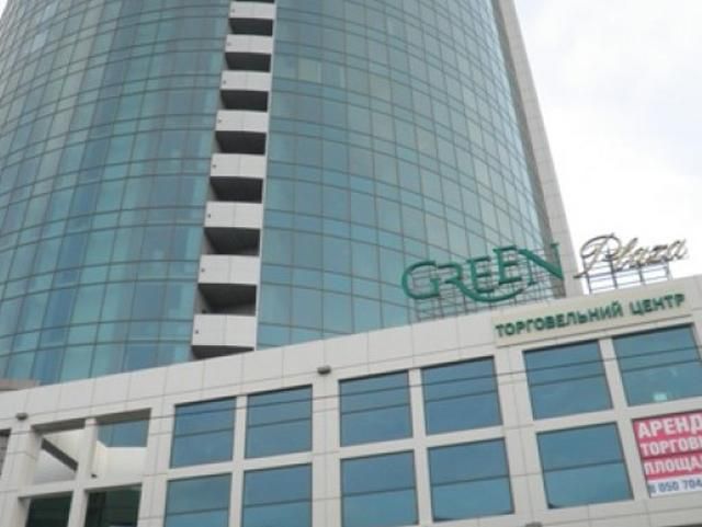 Под ТРЦ "Green Plaza" в Донецке стреляли (Видео)