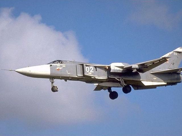 Терористи обстріляли Су-24 на Донеччині: екіпаж живий