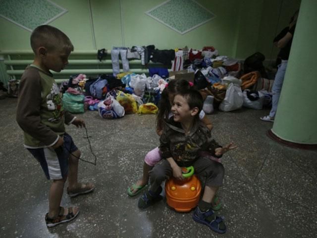 Из Донбасса выехало более 27 тысяч человек, — ДСНС Из Донбасса выехало более 27 тысяч человек, — ДСНС