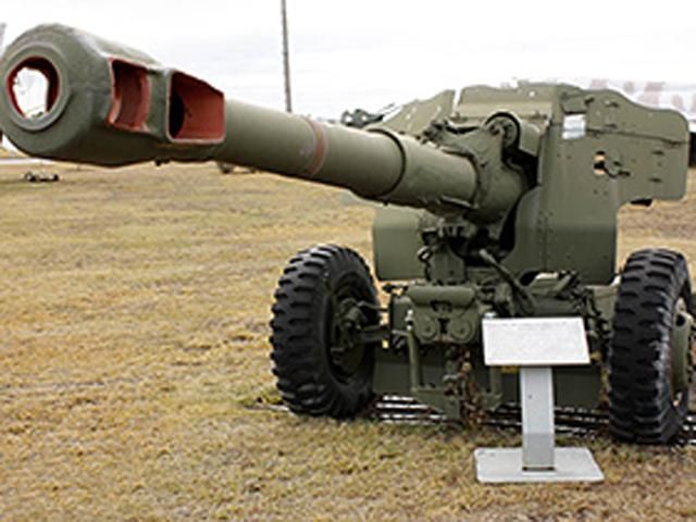 Террористы провели артиллерийский обстрел населенных пунктов Меловое и Изварино, — СНБО Террористы провели артиллерийский обстрел населенных пунктов Меловое и Изварино, — СНБО