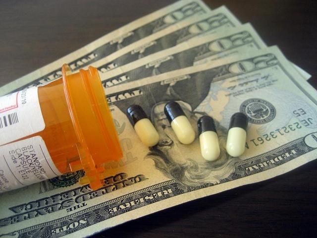 Кабмин принял постановление, которое должно снизить цены на лекарства