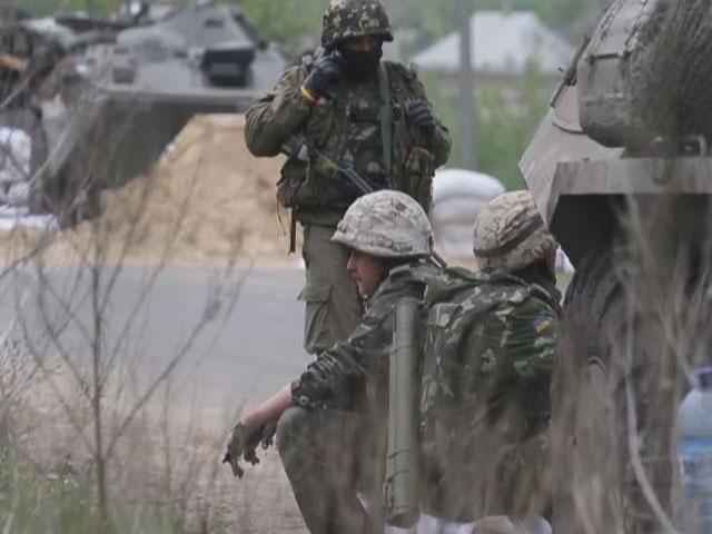 На ліній вогню: терористи обстріляли Станицю Луганську, бойовики намагались збити літак Су-24 На ліній вогню: терористи обстріляли Станицю Луганську, бойовики намагались збити літак Су-24