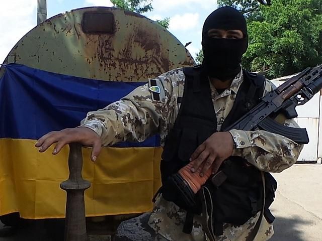Ті, хто підняв зброю на Україну і наш дім, скуштують нашої зброї, — боєць "Луганська-1" (Відео)