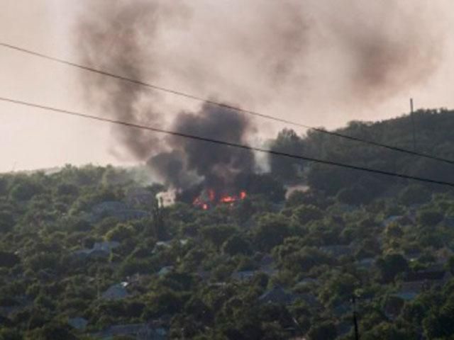 У Луганську на міні підірвалися дві людини, 10 будинків потрапили під обстріл У Луганську на міні підірвалися дві людини, 10 будинків потрапили під обстріл