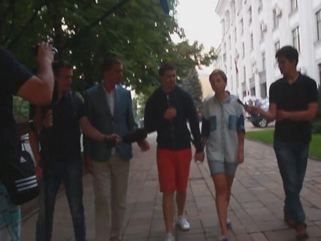 Журналісти "Громадського ТБ" відмовилися спілкуватися з російськими ЗМІ (Відео)