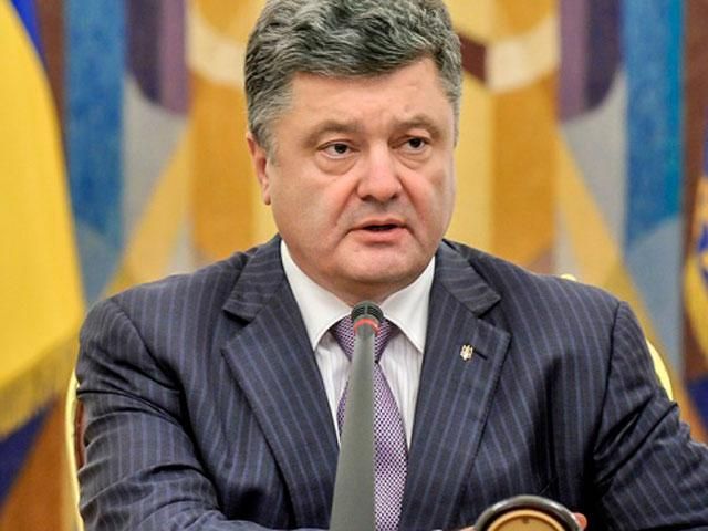 Зміни до Конституції  збільшать повноваження українського суспільства, — Порошенко