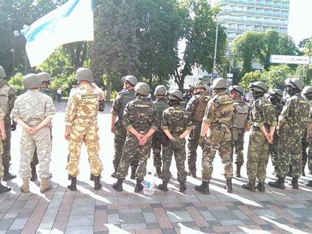 Біля Ради готували провокації за "одеським сценарієм", — батальйон “Донбас” Біля Ради готували провокації за "одеським сценарієм", — батальйон “Донбас”