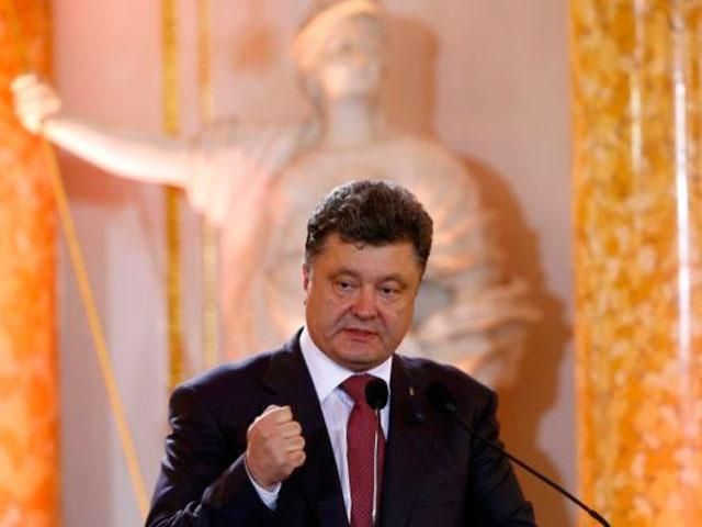 Стаття 10 залишається незмінною: єдина державна – українська, — Порошенко Стаття 10 залишається незмінною: єдина державна – українська, — Порошенко