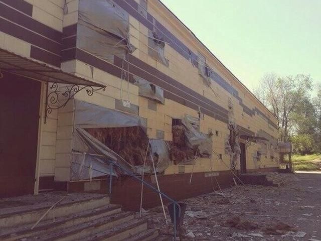 Жилые дома в Николаевке подверглись артиллерийскому обстрелу (Фото)
