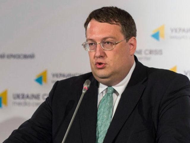 Міліція відкрила кримінальне провадження через побиття журналістів "5 каналу" Міліція відкрила кримінальне провадження через побиття журналістів "5 каналу"