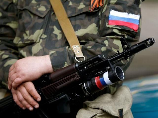 Боевики захватили архивы в Донецке, люди могут остаться без пенсий Боевики захватили архивы в Донецке, люди могут остаться без пенсий