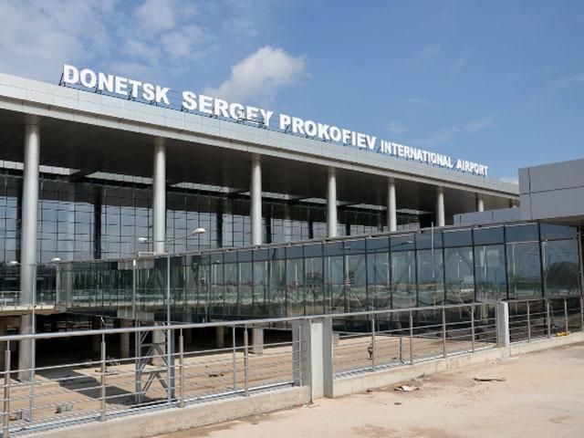 В районе Донецкого аэропорта гремят взрывы