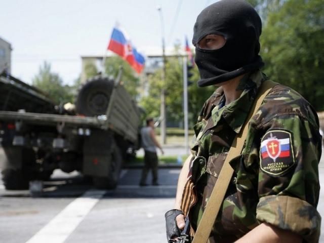 У Луганську помічено 8 "КамАЗів" і 4 автобуси з бойовиками, — джерело У Луганську помічено 8 "КамАЗів" і 4 автобуси з бойовиками, — джерело