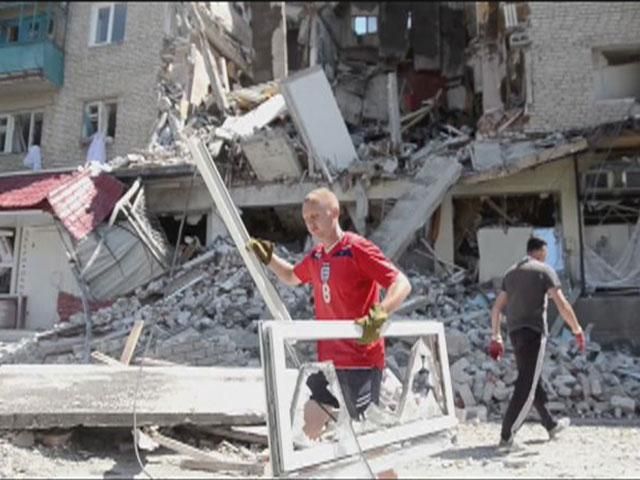 В Николаевке разыскивают террористов, которые маскируются под гражданское население В Николаевке разыскивают террористов, которые маскируются под гражданское население