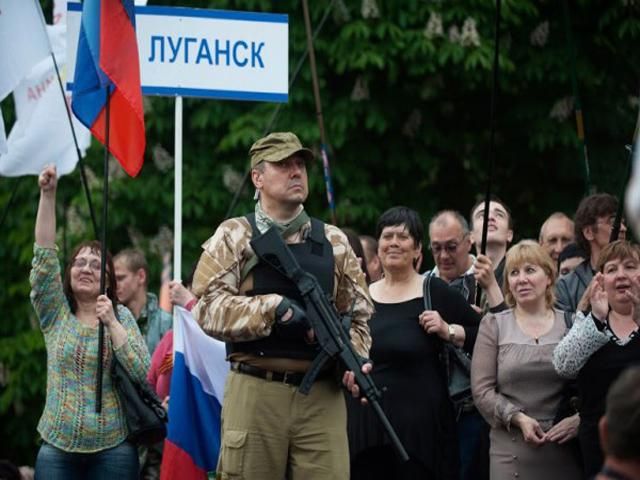 Террористы в Луганске совершают обстрелы под украинским флагом, — и.о. председателя Луганской ОГ