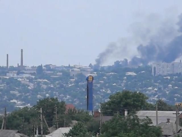 Луганск в огне: террористы продолжают обстреливать город (Фото. Видео)