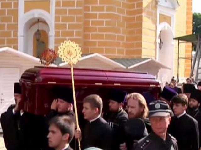 Поховають митрополита Володимира, Кабмін покаже план евакуації — події, що очікують сьогодні