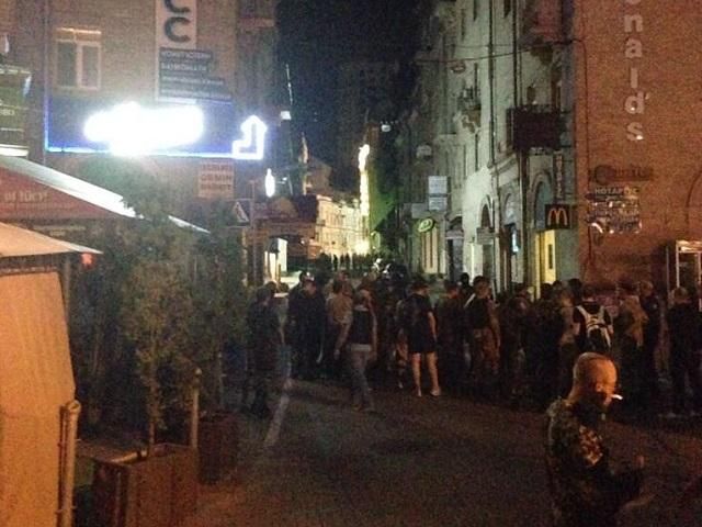 У міліції кажуть уже про 4 поранених внаслідок стрілянини на Майдані У міліції кажуть уже про 4 поранених внаслідок стрілянини на Майдані