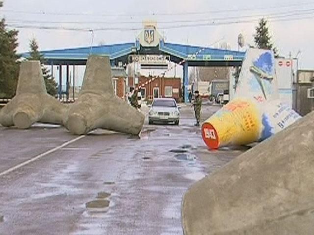 Росія стягує військову техніку до кордону з Україною, — ДПСУ Росія стягує військову техніку до кордону з Україною, — ДПСУ