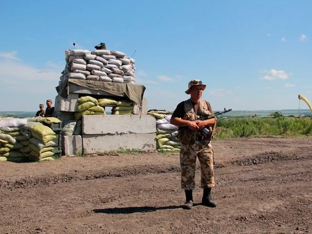 Боевики обстреляли позиции АТО в Донецкой и Луганской областях, — ИС