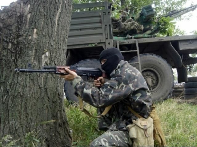 У Донецьку в одному з вузів терористи викрали 17 автомобілів 