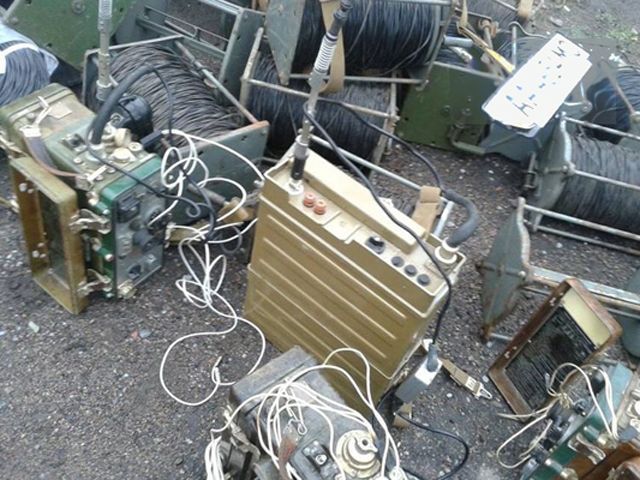 Милиция показала российские средства связи, которыми пользовались террористы (Фото) Милиция показала российские средства связи, которыми пользовались террористы (Фото)