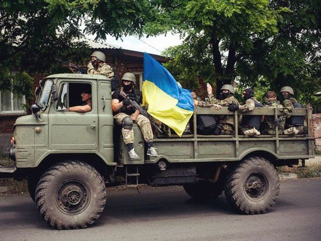 США передали 2 тисячі бронежилетів для української армії (Фото) США передали 2 тисячі бронежилетів для української армії (Фото)