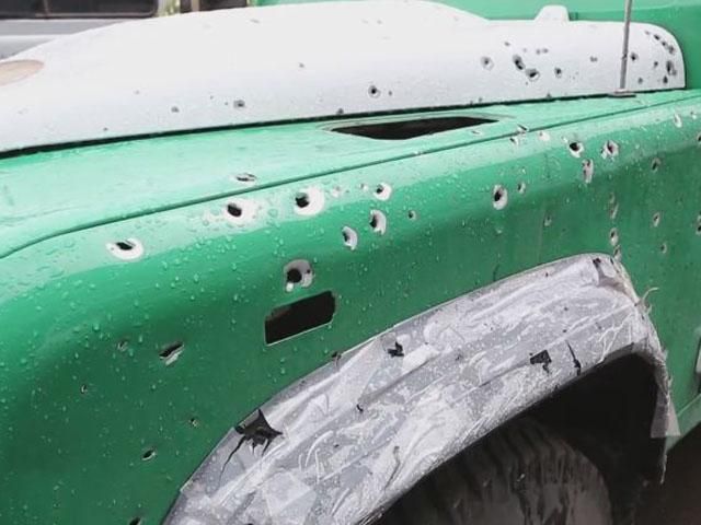 Террористы продолжают захватывать здания и обстреливать военных Террористы продолжают захватывать здания и обстреливать военных