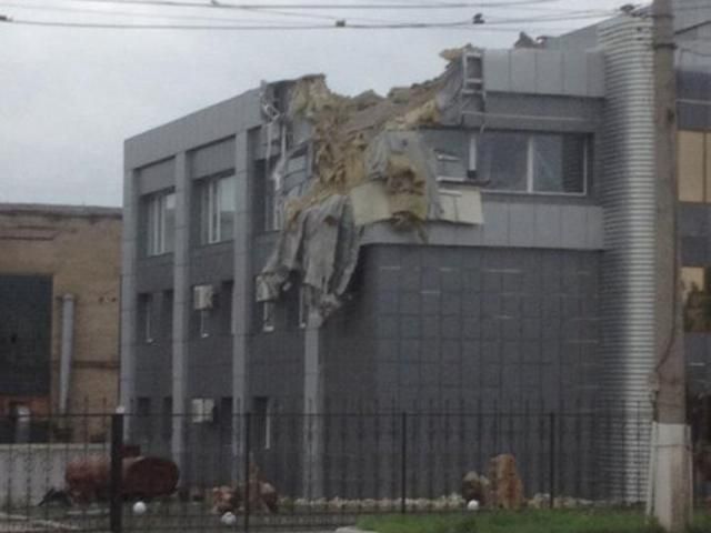 В Луганске террористы разгромили здание человека Ефремова, - журналист (Фото)