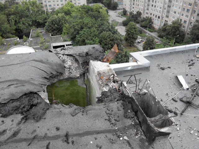 В Краматорске и Луганске снаряды попали в жилые дома