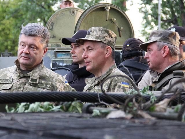 По всій країні зараз абсолютно інший настрій, — Порошенко подякував військовим По всій країні зараз абсолютно інший настрій, — Порошенко подякував військовим
