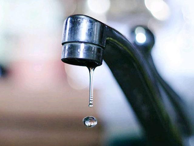 Частина Луганська залишається без води через бойові дії Частина Луганська залишається без води через бойові дії