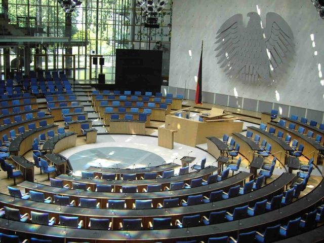 Німеччина виділить для відновлення міст на сході України 2,5 мільйона євро Німеччина виділить для відновлення міст на сході України 2,5 мільйона євро