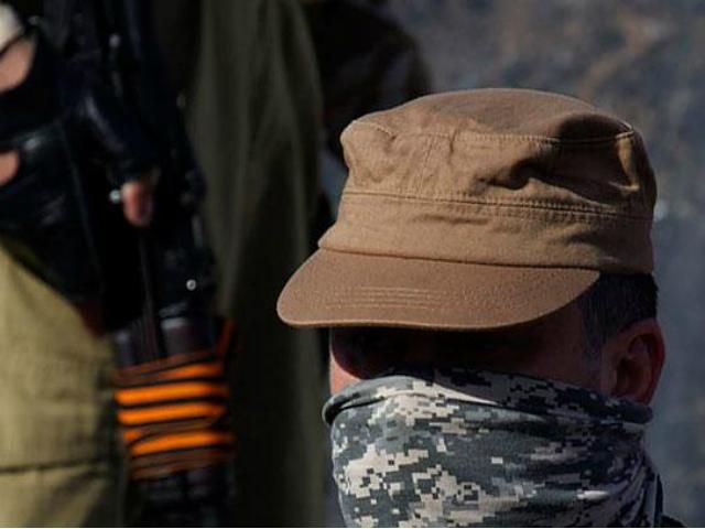 Місцеві жителі намагаються перешкодити терористам встановити "Град" в Луганську, — Селезньов Місцеві жителі намагаються перешкодити терористам встановити "Град" в Луганську, — Селезньов