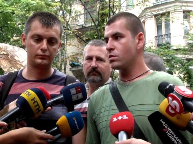 Дніпропетровські десантники приїхали до Києва аби обговорити проблеми з керівництвом Дніпропетровські десантники приїхали до Києва аби обговорити проблеми з керівництвом