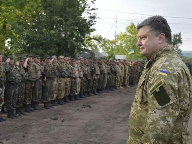 Порошенко пообещал освободить Надежду Савченко и всех похищенных украинцев