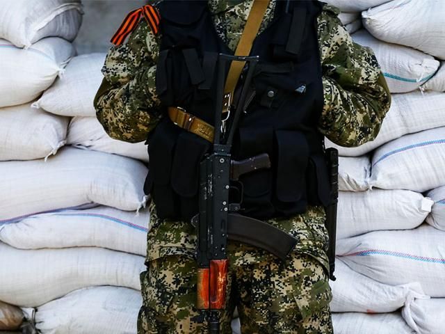 В Снежном боевики используют церковь для обстрела украинских сил В Снежном боевики используют церковь для обстрела украинских сил