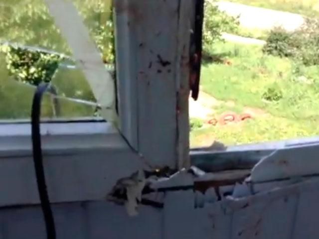 У Луганську на власному балконі від снаряду загинула жінка У Луганську на власному балконі від снаряду загинула жінка