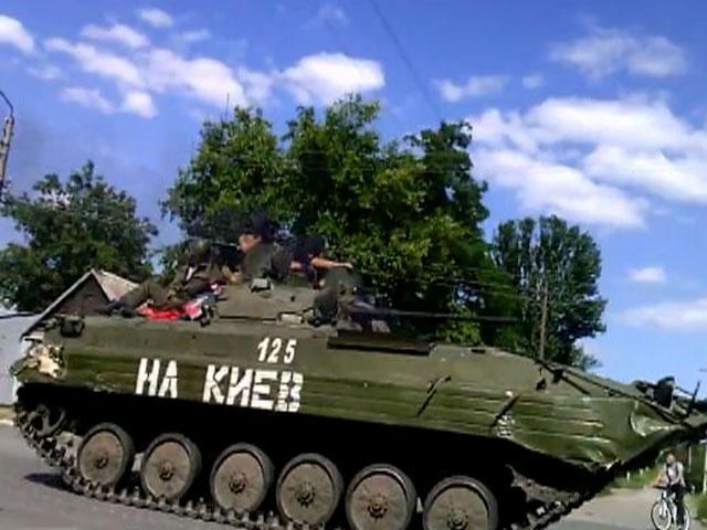 В Україну з Росії проникло близько 20 одиниць важкої техніки, — очевидці В Україну з Росії проникло близько 20 одиниць важкої техніки, — очевидці