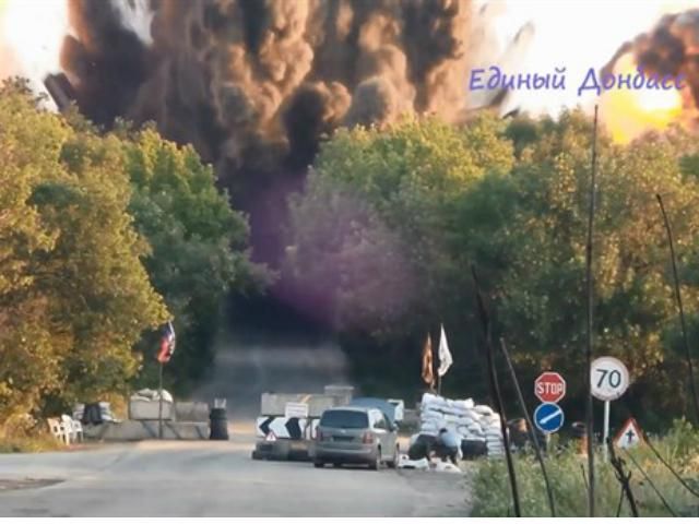 Террористы похвастались, как взрывают мост (Видео)