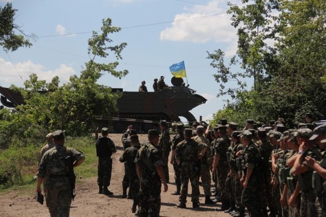 Звужуються кільця ізоляції в районі Донецька і Луганська, — прес-центр АТО