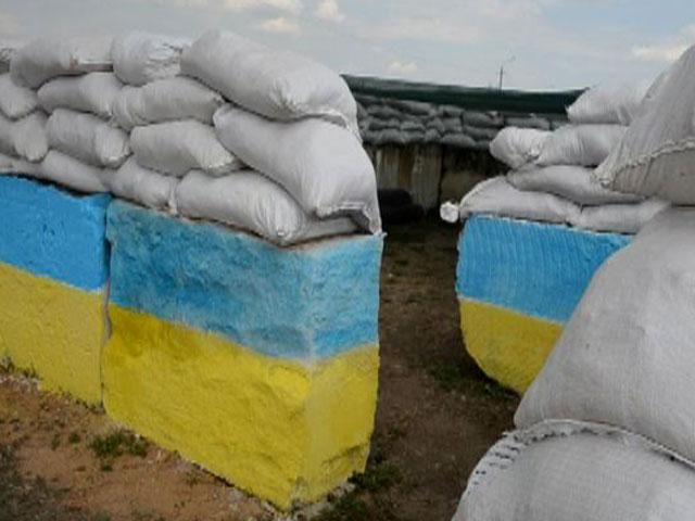 Вокруг Херсона сооружают дополнительные блокпосты (Видео) Вокруг Херсона сооружают дополнительные блокпосты (Видео)