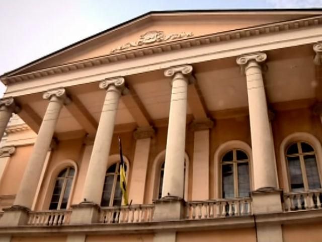 Легенды Львова: во Львове под ногами протекает подземная река Полтва Легенды Львова: во Львове под ногами протекает подземная река Полтва