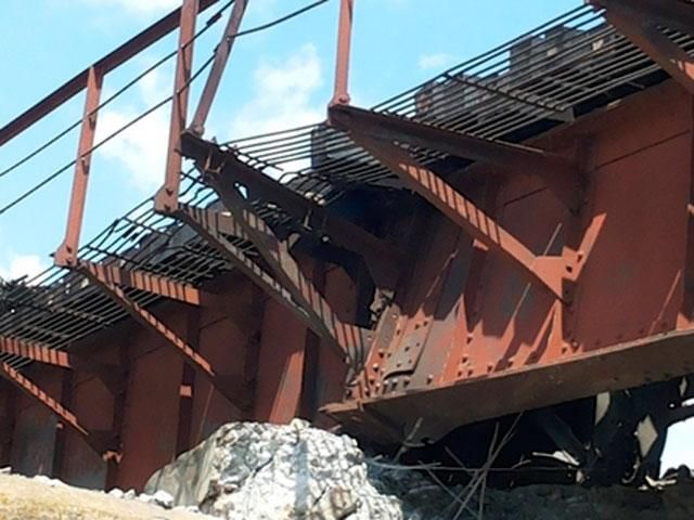 Суд заарештував шістьох підозрюваних у підриві залізниці на Запоріжжі Суд заарештував шістьох підозрюваних у підриві залізниці на Запоріжжі