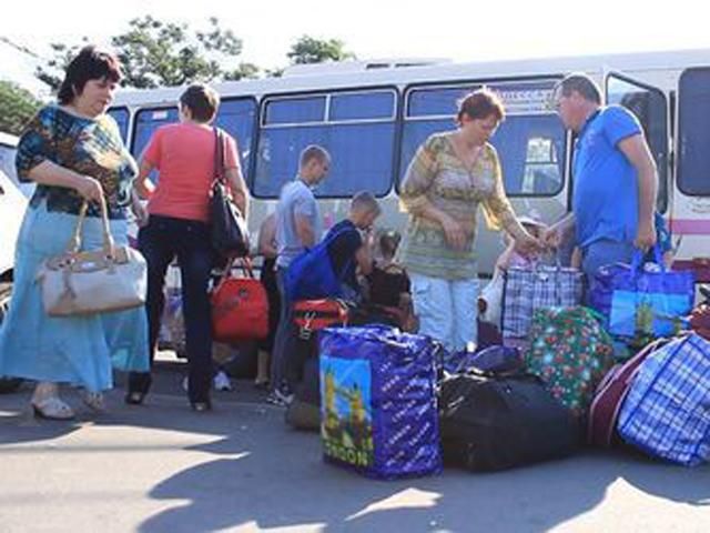 Щодня Львівщина приймає 60-80 переселенців зі сходу України, — ОДА