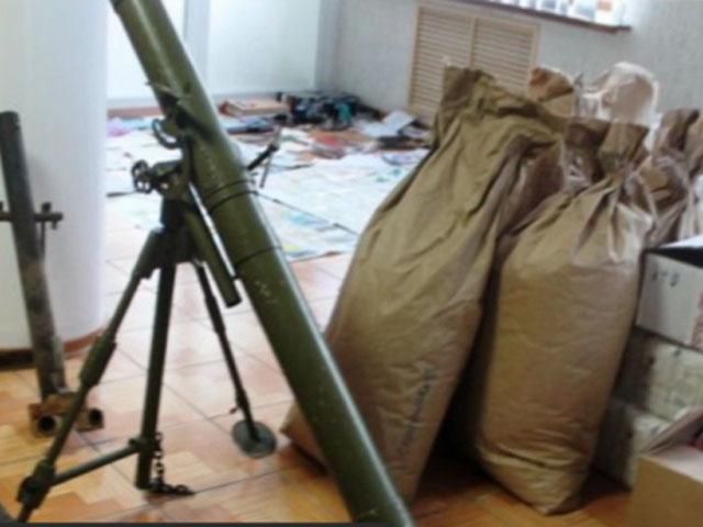 Найяскравіші кадри 11 липня: організований патріотичний міст, знайдена "гуманітарна допомога" РФ Найяскравіші кадри 11 липня: організований патріотичний міст, знайдена "гуманітарна допомога" РФ